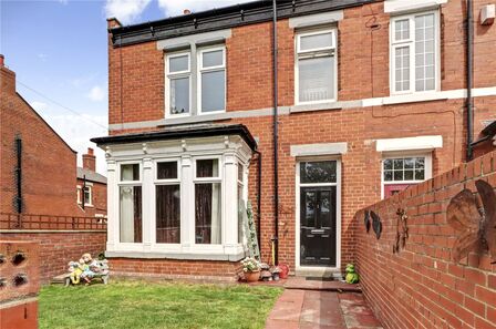 4 bedroom End Terrace House for sale