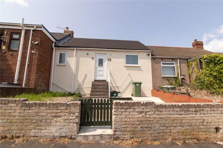 1 bedroom Mid Terrace Bungalow for sale