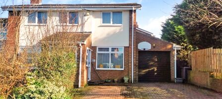 5 bedroom Semi Detached House for sale