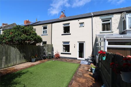 2 bedroom Mid Terrace House for sale