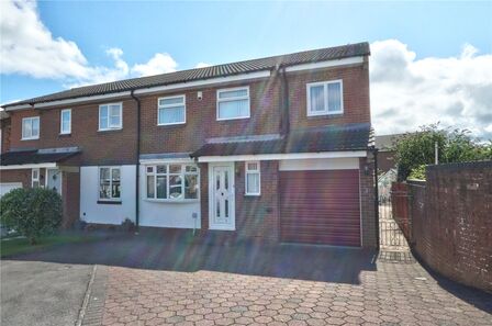 4 bedroom Semi Detached House for sale