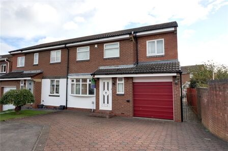 Bloomfield Drive, 4 bedroom Semi Detached House for sale, £198,000