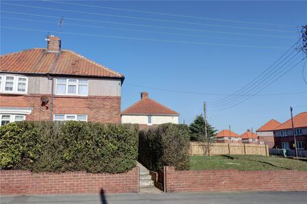 2 bedroom Semi Detached House to rent