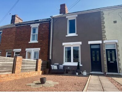2 bedroom Mid Terrace House for sale