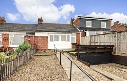 2 bedroom Mid Terrace Bungalow to rent