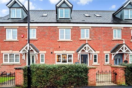 4 bedroom Mid Terrace House for sale