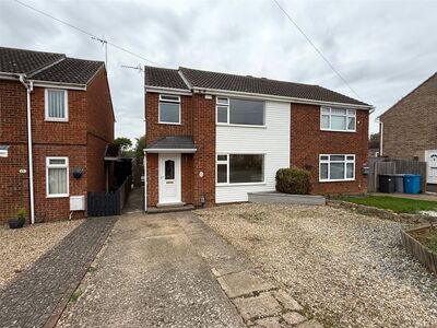 Conway Drive, 3 bedroom Semi Detached House to rent, £1,100 pcm