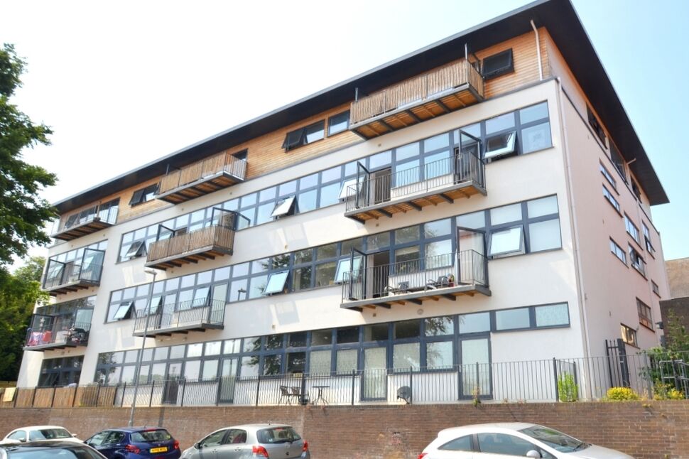 Main image of 2 bedroom Flat to rent, Queen Street, Wellingborough, Northamptonshire, NN8