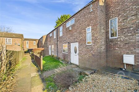 3 bedroom Mid Terrace House to rent