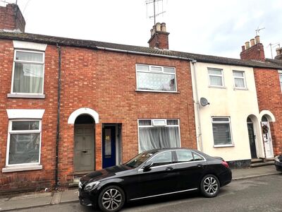 2 bedroom Mid Terrace House to rent