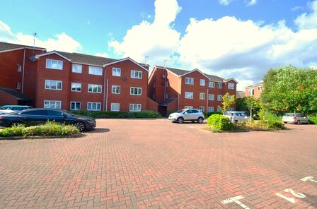 Reservoir Road, 1 bedroom  Flat to rent, £775 pcm