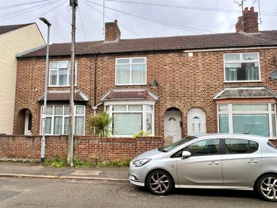 Fuller Street, 3 bedroom Mid Terrace House to rent, £1,250 pcm