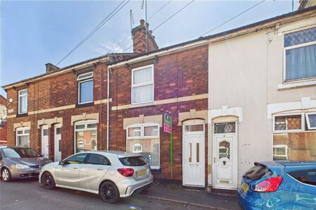 Sackville Street, 2 bedroom Mid Terrace House to rent, £850 pcm