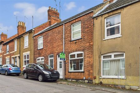 Sackville Street, 2 bedroom Mid Terrace House to rent, £895 pcm