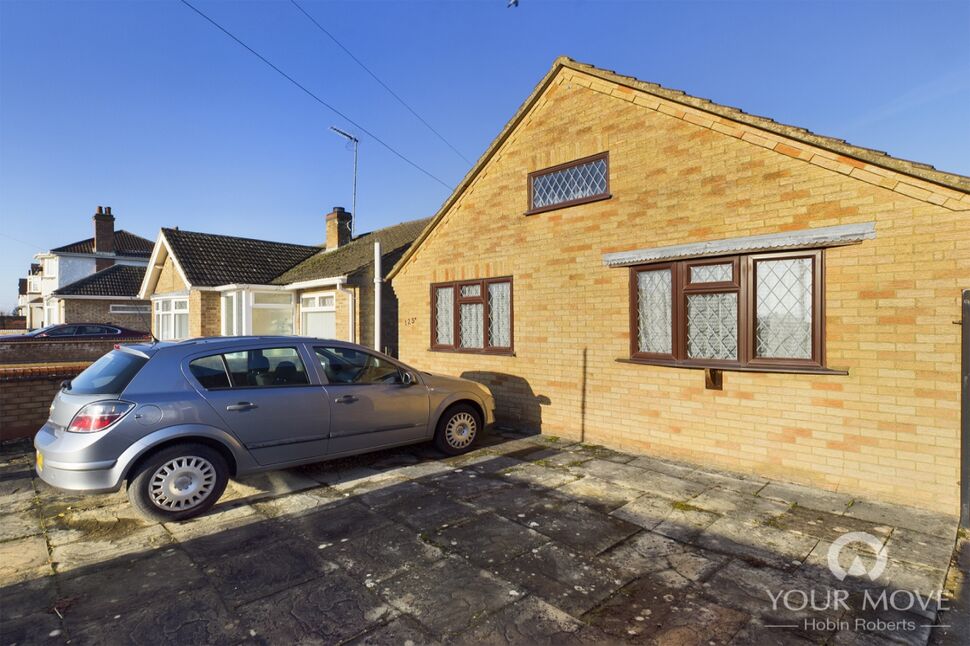 2 bedroom Detached Bungalow for sale