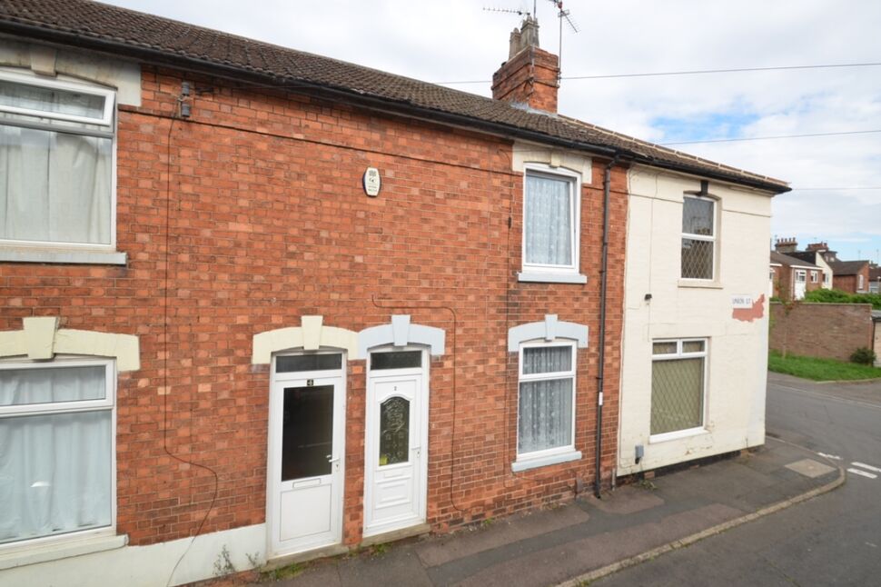 2 bedroom Mid Terrace House to rent