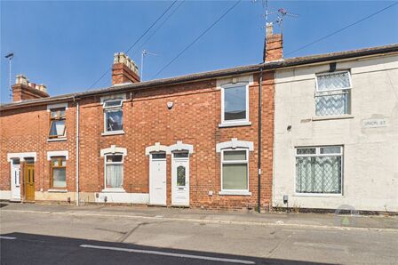 2 bedroom Mid Terrace House to rent