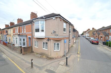 2 bedroom  Flat to rent