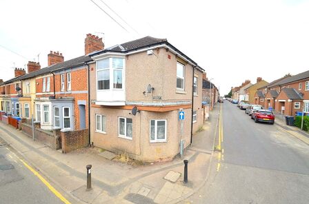 2 bedroom  Flat to rent