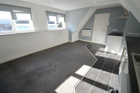 Montagu Street, Flat to rent, &pound;650 pcm