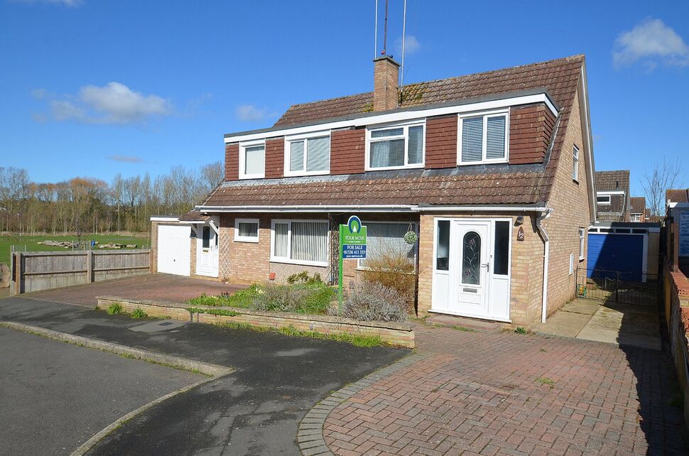 3 bedroom Semi Detached House for sale
