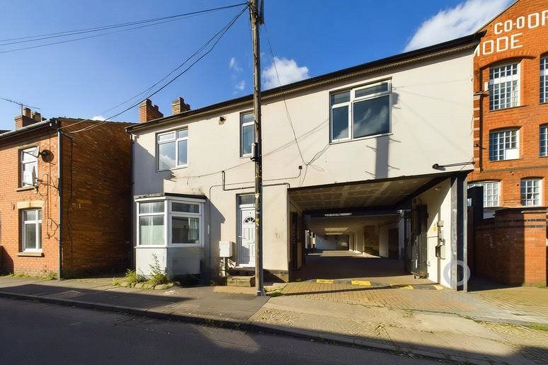 Main image of 2 bedroom Mid Terrace House to rent, King Street, Kettering, Northamptonshire, NN16