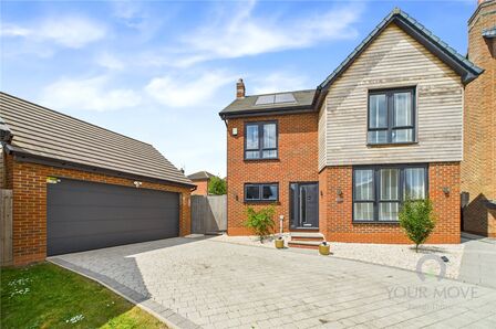 Yateley Drive, 5 bedroom Detached House for sale, £680,000
