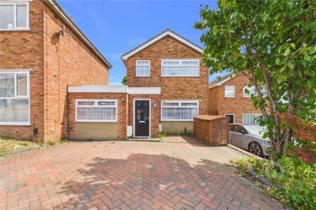 Kipton Field, 3 bedroom Detached House to rent, &pound;1,300 pcm