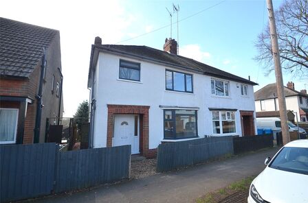 The Crescent, 3 bedroom Semi Detached House to rent, &pound;1,200 pcm