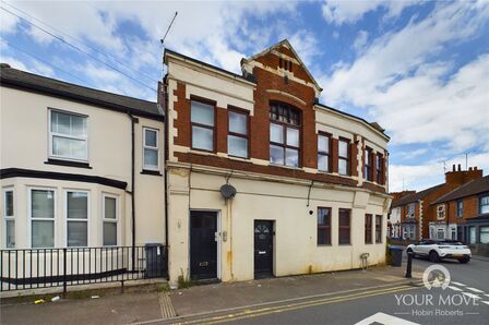 Regent Street, 2 bedroom  Flat for sale, £100,000