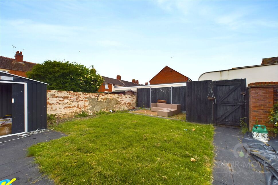 3 bedroom Detached House for sale, Newman Street, Burton Latimer, NN15 £250,000