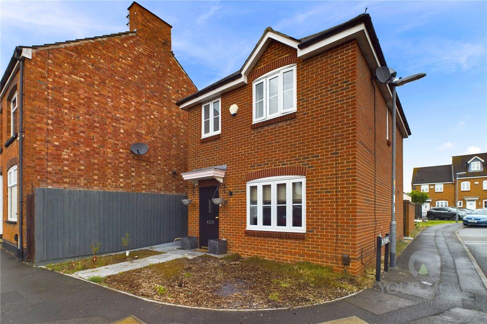 3 bedroom Detached House for sale, Newman Street, Burton Latimer, NN15 £250,000