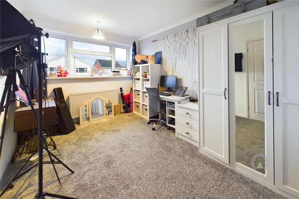 3 bedroom Semi Detached House for sale, Queensway, Burton Latimer, NN15