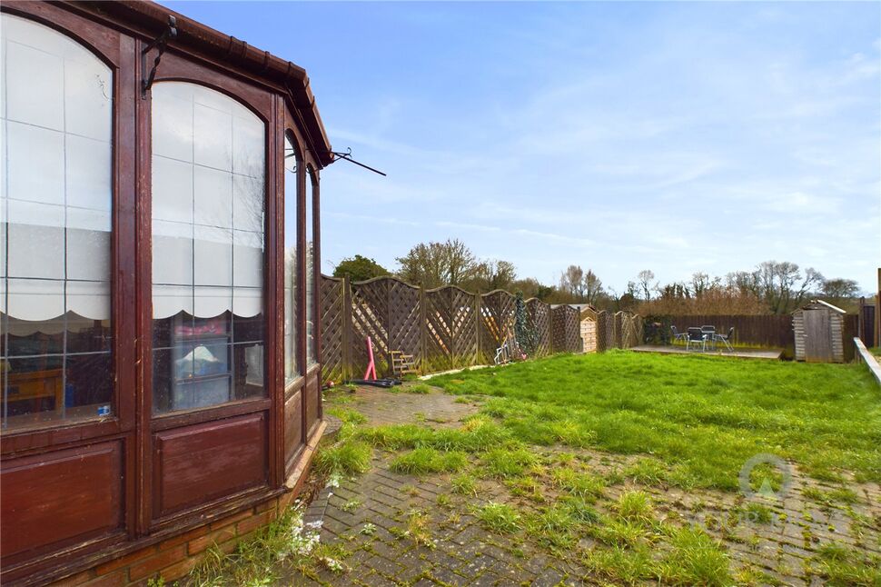 3 bedroom Semi Detached House for sale, Queensway, Burton Latimer, NN15 £240,000