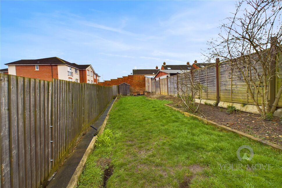 3 bedroom Mid Terrace House for sale, Station Road, Burton Latimer