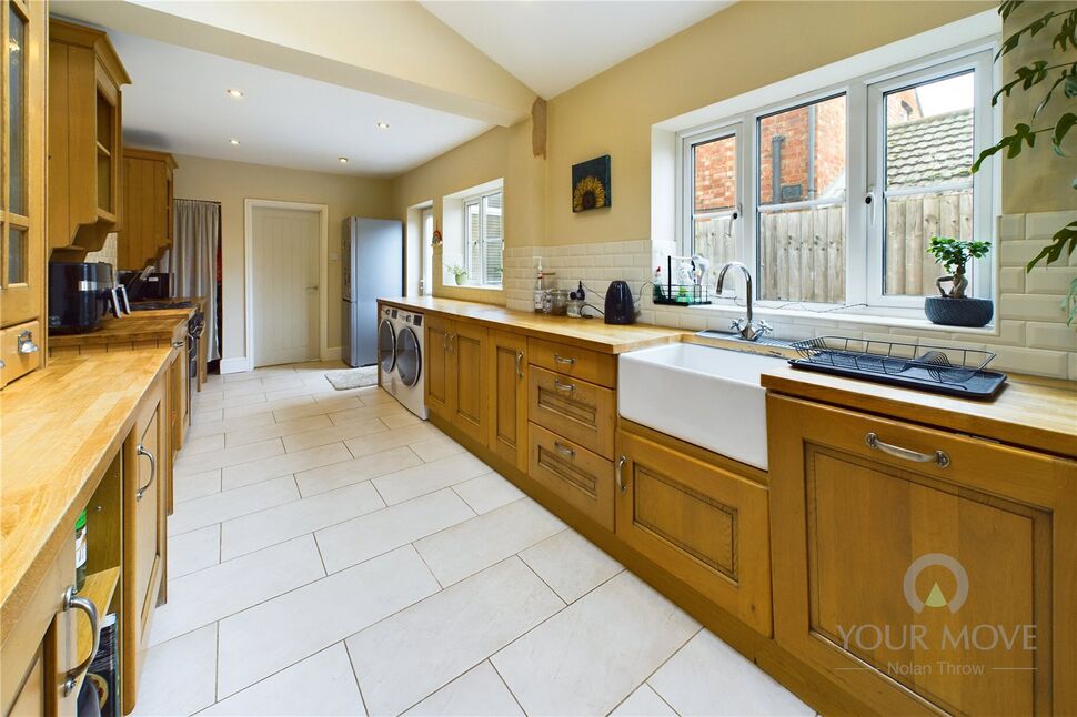 3 bedroom Mid Terrace House for sale, Station Road, Burton Latimer