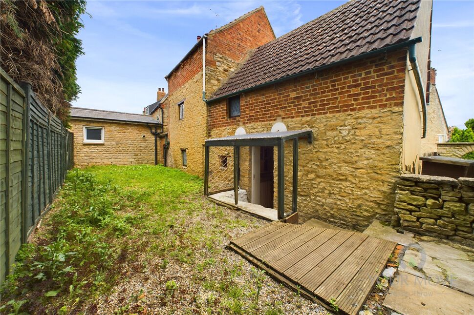 3 bedroom Detached House for sale, Queen Street, Geddington, NN14 £