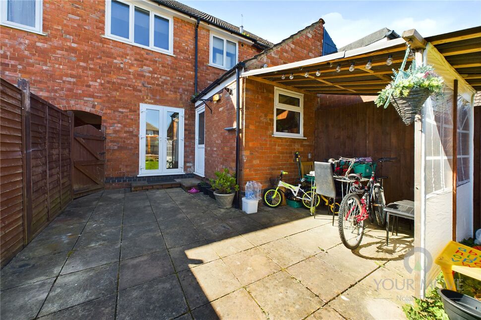 2 bedroom Mid Terrace House for sale, East Avenue, Kettering, NN15 £