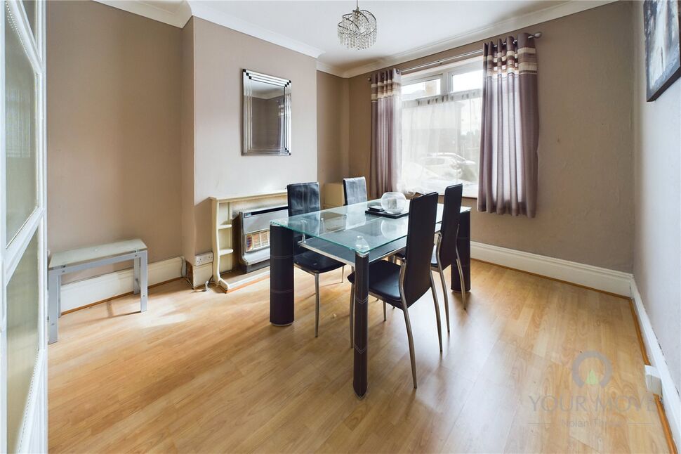 2 bedroom Mid Terrace House for sale, Edinburgh Road, Kettering, NN16