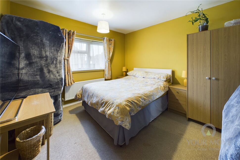 3 bedroom Semi Detached House for sale, Oxford Street, Finedon, NN9 £