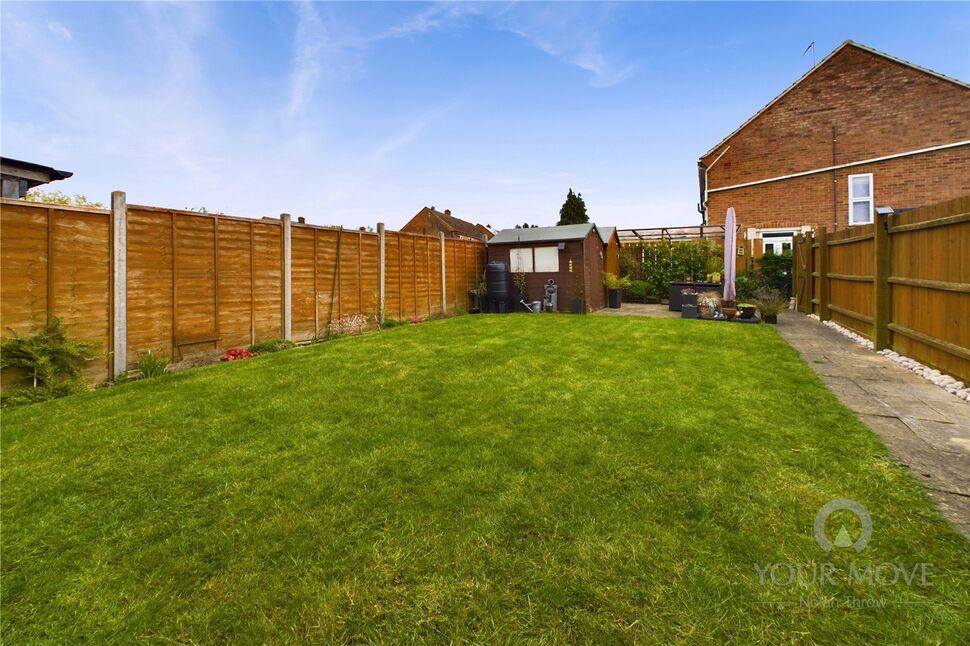 3 bedroom Semi Detached House for sale, Oxford Street, Finedon, NN9 £240,000