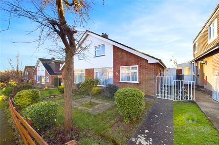 Windmill Walk, 3 bedroom Semi Detached House for sale, £230,000