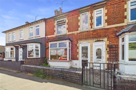 Bath Road, 2 bedroom Mid Terrace House for sale, £190,000