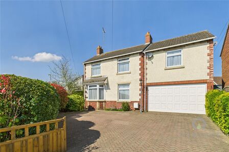 Orchard Road, 5 bedroom Detached House for sale, £450,000