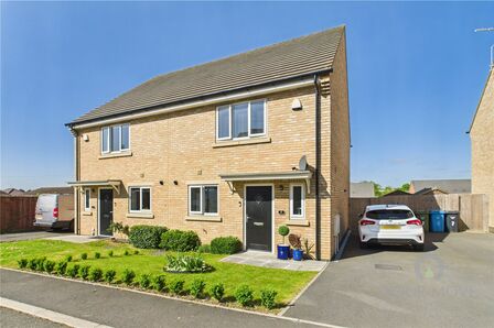 Cherwell Drive, 3 bedroom Semi Detached House for sale, £300,000