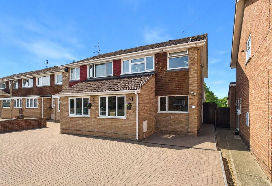 3 bedroom Semi Detached House for sale