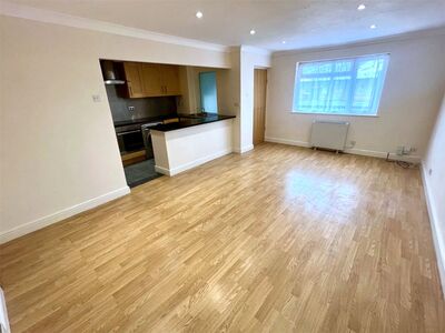 2 bedroom  Flat to rent