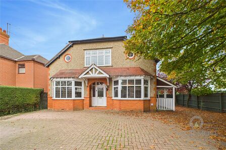 Main Road, 4 bedroom Detached House for sale, £550,000