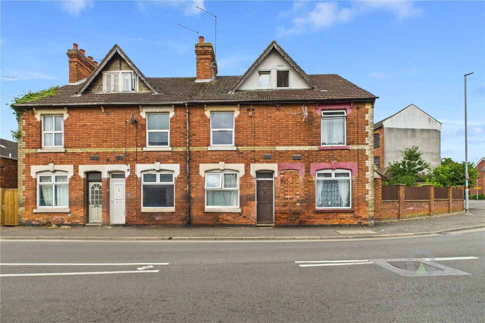 4 bedroom Mid Terrace House for sale