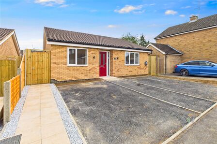 Ashridge Close, 2 bedroom Detached Bungalow for sale, £375,000